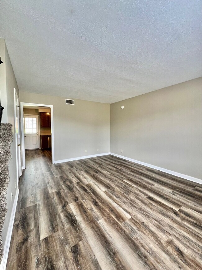 Foto del edificio - 355 PEABODY DRIVE UNIT 6