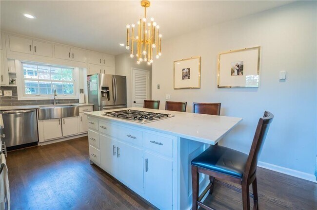 Foto del edificio - 1210 Lenox Cir NE