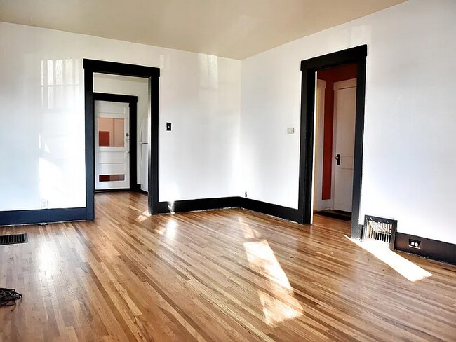 Foto del edificio - 2117 7th Ave