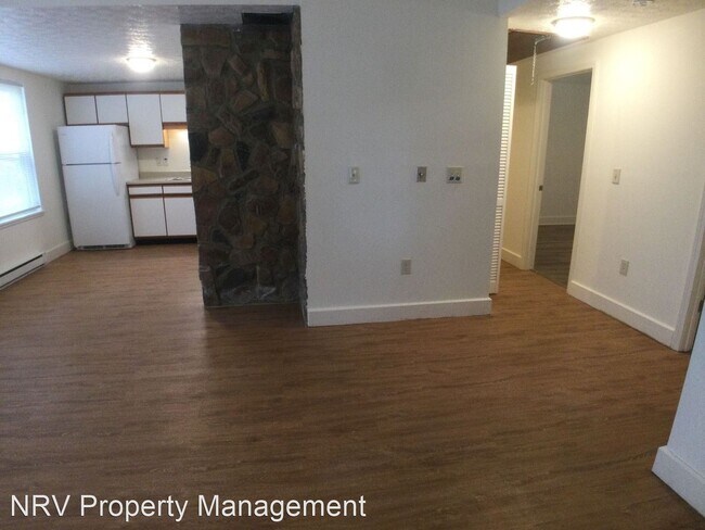 Building Photo - 2 br, 1 bath House - 450 Wakeman Court