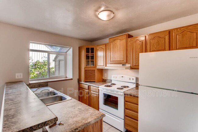 Building Photo - 9608 W Chatfield Ave
