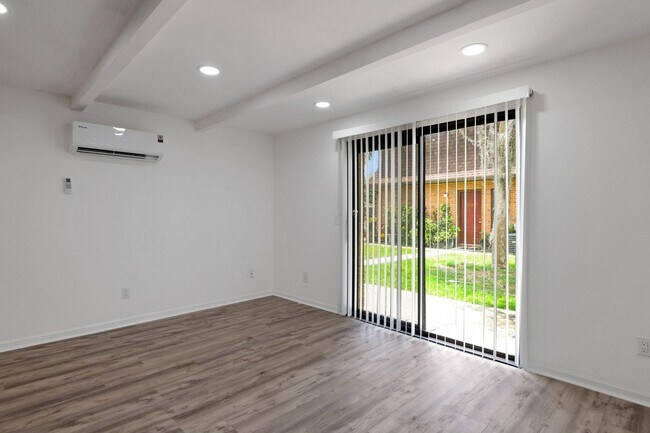 Foto del edificio - Charming 1BR Condo in Palm Bay