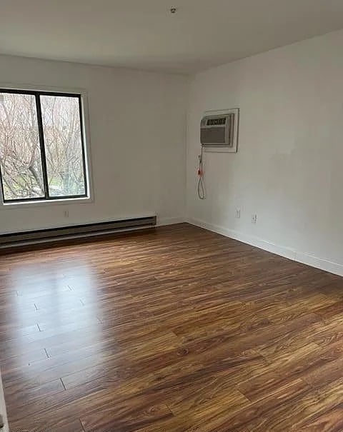 Building Photo - 103 Amberly Dr