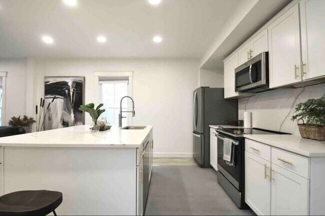 Building Photo - 11 Noble St