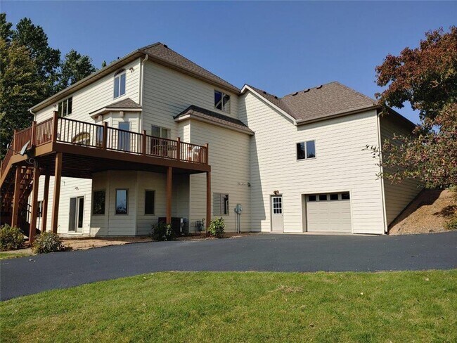 Building Photo - 4725 Bayside Rd