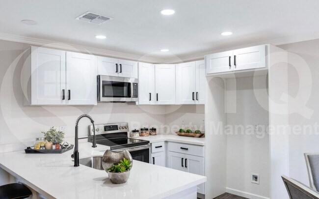 Building Photo - 520 N Stapley Dr