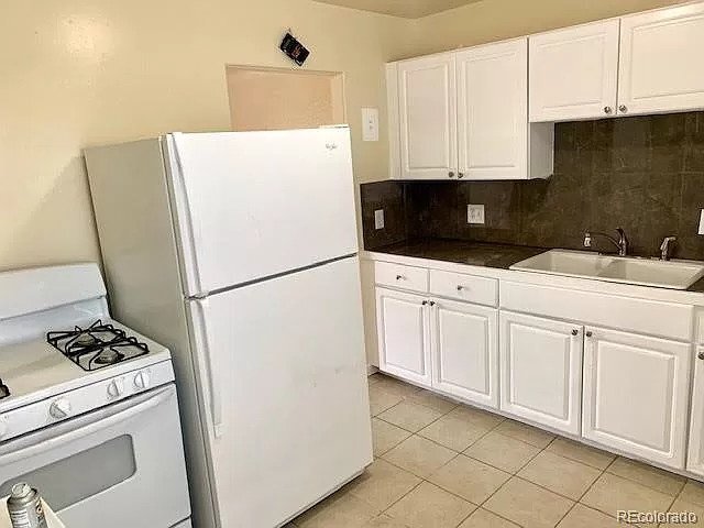 Kitchen - 1431 Lima St