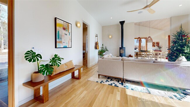 Building Photo - 11 Pink Fox Cove Rd