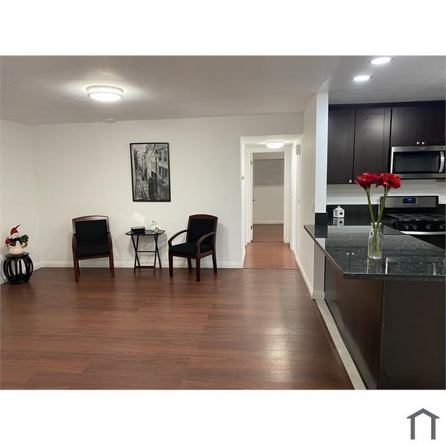 Building Photo - 841 40th St