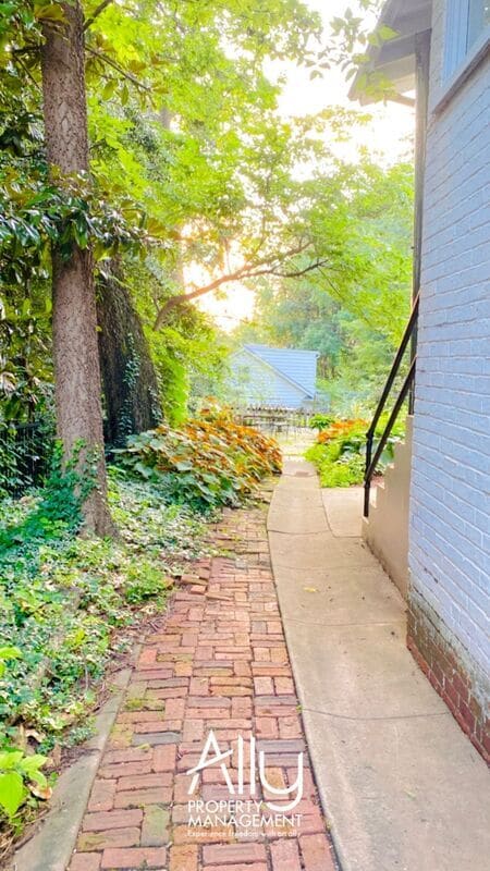 Photo - 709 Park St House