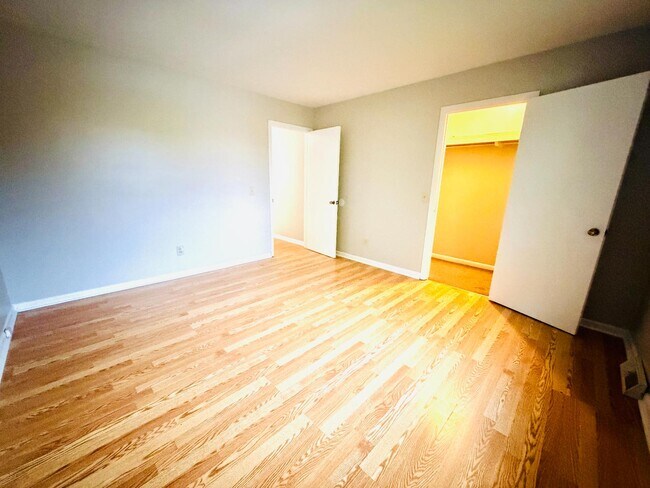 Foto del edificio - 127 Aspen Dr
