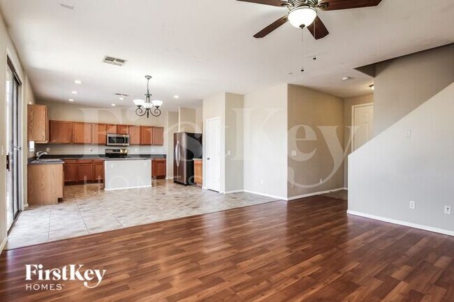 Foto del edificio - 16908 W Marshall Ln