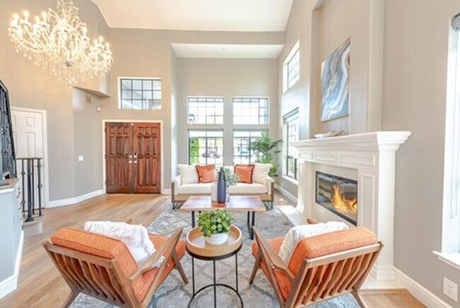 Building Photo - Upscale Single Family Home