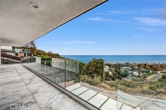 Building Photo - 1360 Baja St