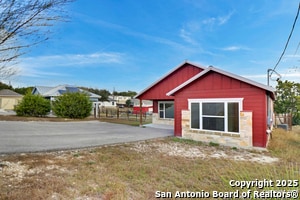 Building Photo - 2720 Golf Dr