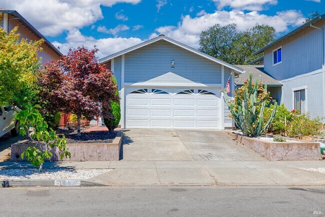 Building Photo - 1041 Stanislaus Way