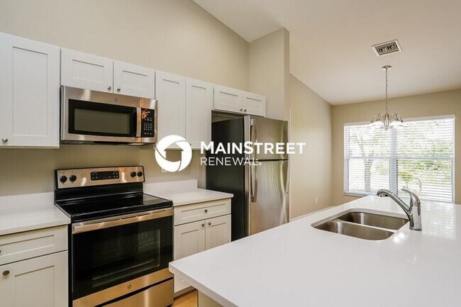 Foto del edificio - 3 Bedroom Pet-Friendly Home in Lehigh Acre...