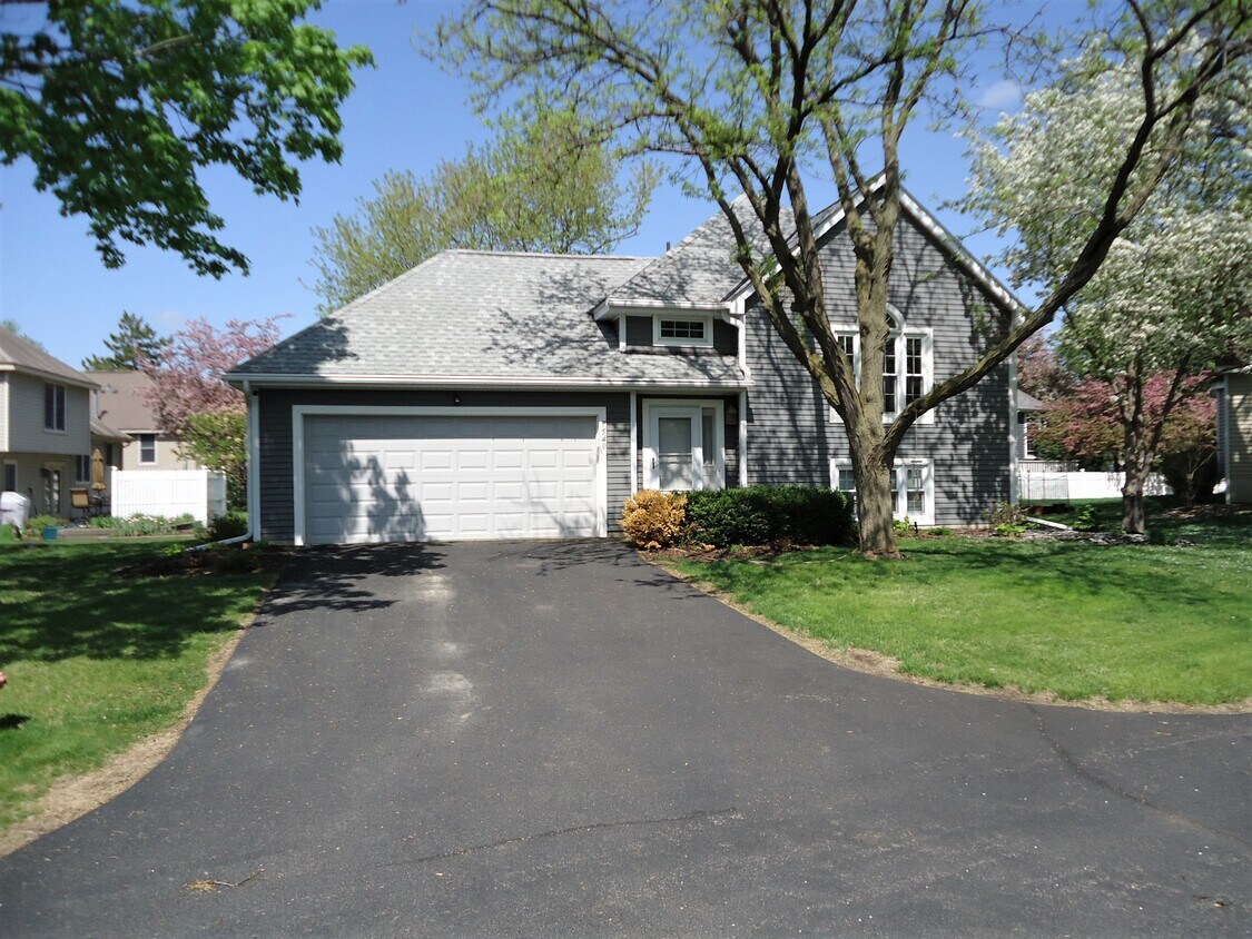 Primary Photo - 7540 W 111th St