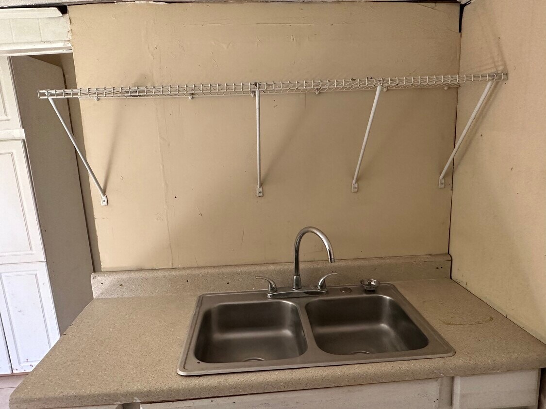 Building Photo - 1719 Fairfax St