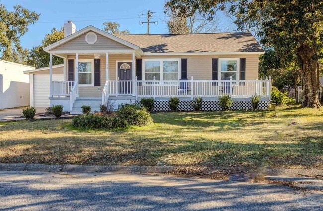 Building Photo - 402 SE Syrcle Dr