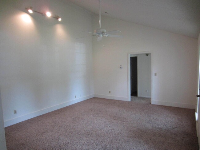 Building Photo - Beautiful Home in Valdosta, Ga!