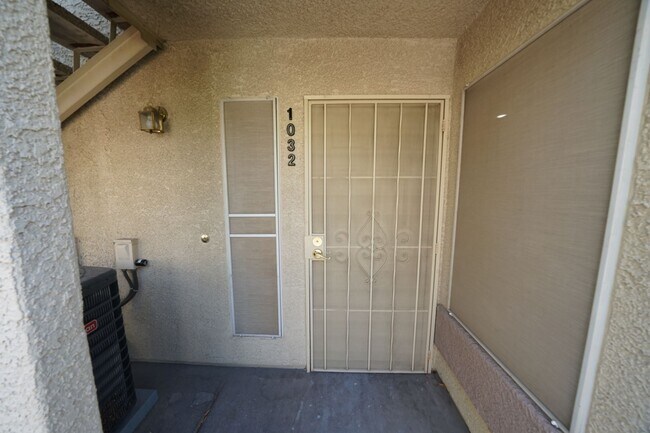 Foto del edificio - 5710 E Tropicana Ave