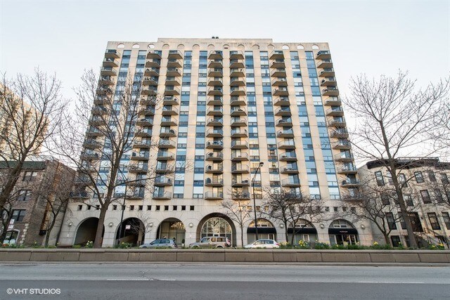 Primary Photo - 1250 N La Salle Dr