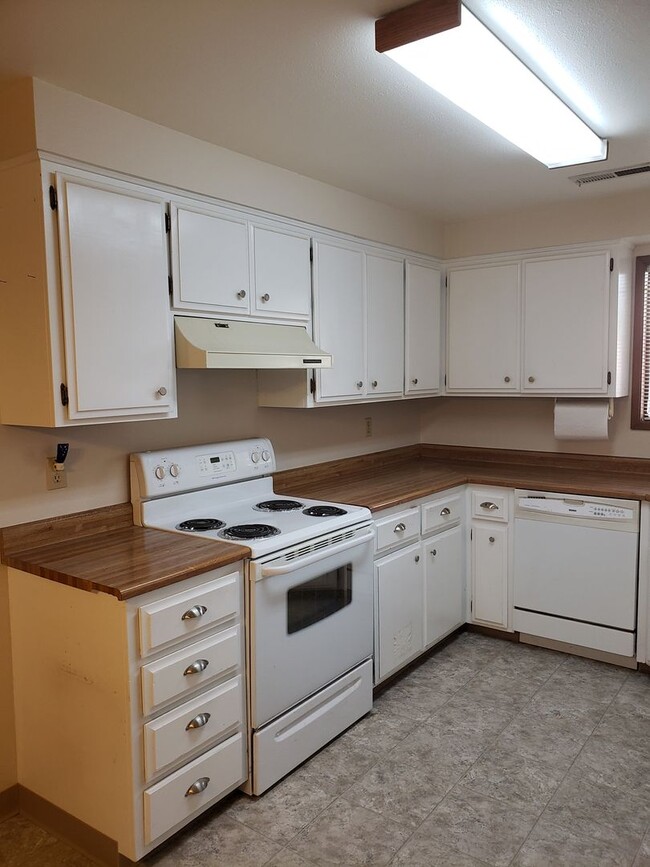 Foto del edificio - Charming 3-Bedroom, 2-Bath Home in Central...