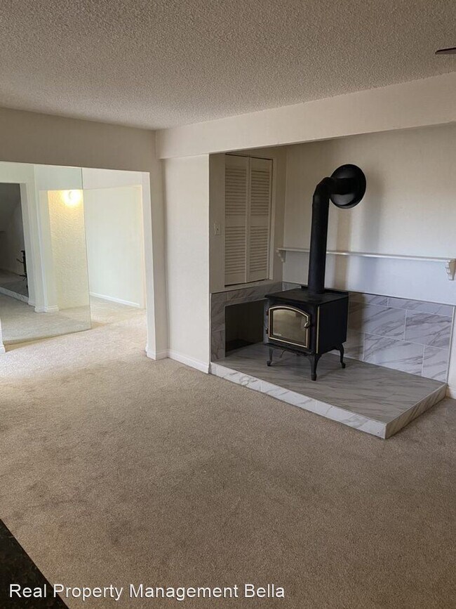 Foto del edificio - 2 br, 2 bath House - 17250 Gunnerson Street