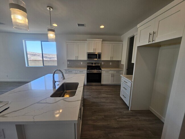 Foto del edificio - Brand New Laughlin Ranch Home