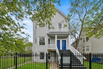 Building Photo - 8026 S Coles Ave