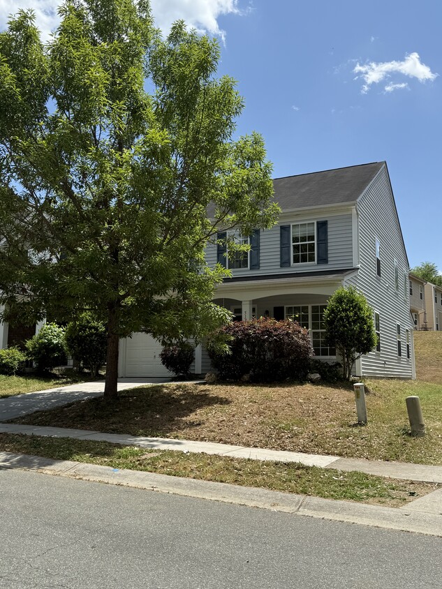 Building Photo - 5111 Abercromby St