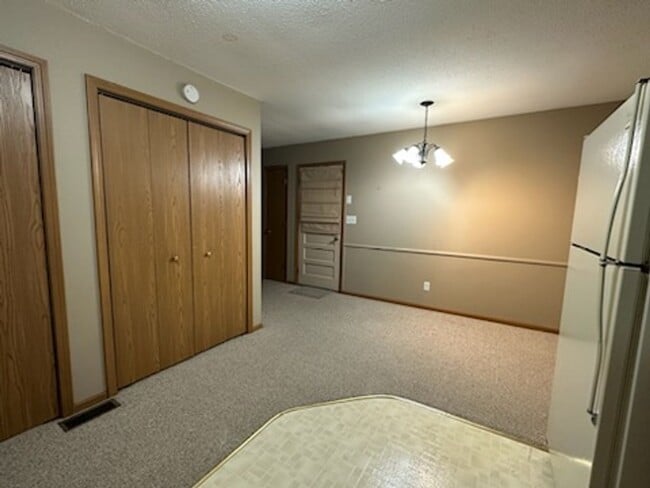 Building Photo - 2 bedroom 1 bath home in Chatham $1150.00
