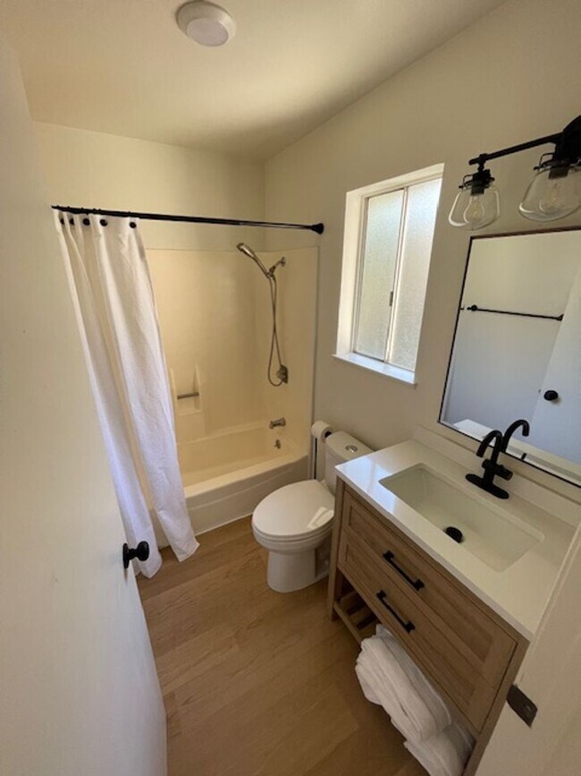 Foto del edificio - Conveniently located in Downtown Atascadero
