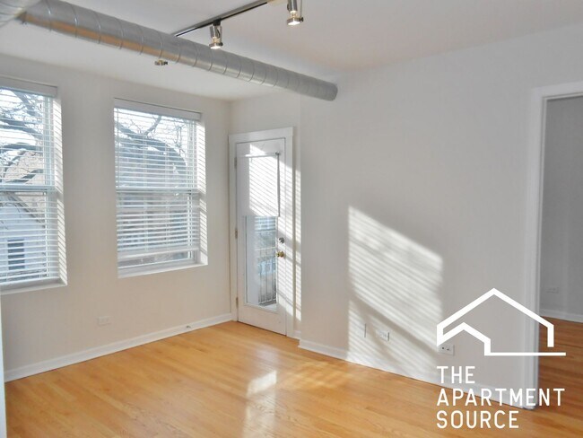 Building Photo - 2520 W Leland Ave
