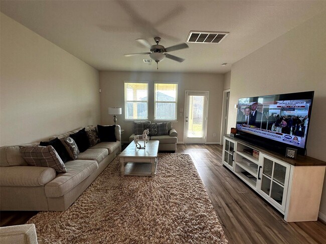 Foto del edificio - 7076 Silverleaf Oak St