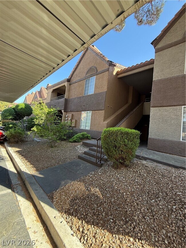 Foto del edificio - 2200 S Fort Apache Rd