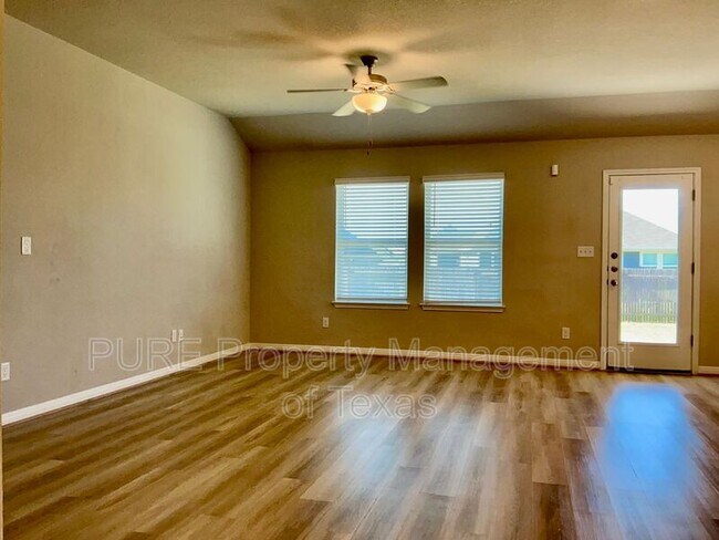 Building Photo - 1013 Otello Wy