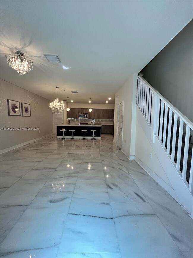 Foto del edificio - 4745 NW 83rd Pky