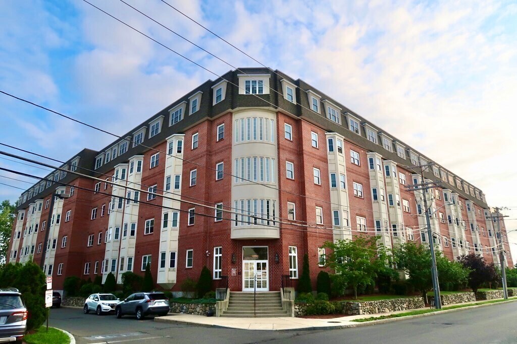 120 Wyllis Ave Unit 202, Everett, MA 02149 Condo for Rent in Everett