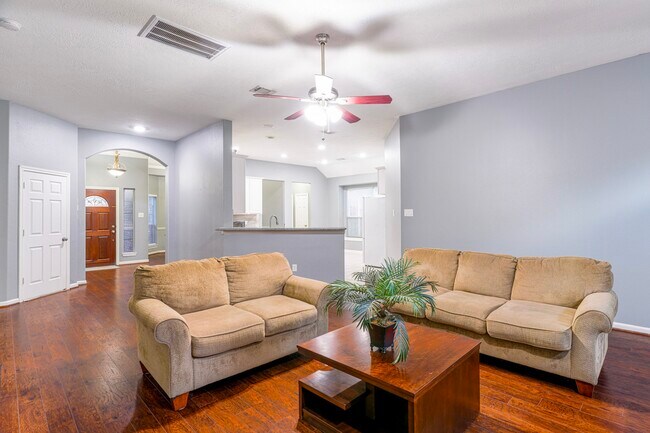 Building Photo - 20919 Garden Arbor Ln