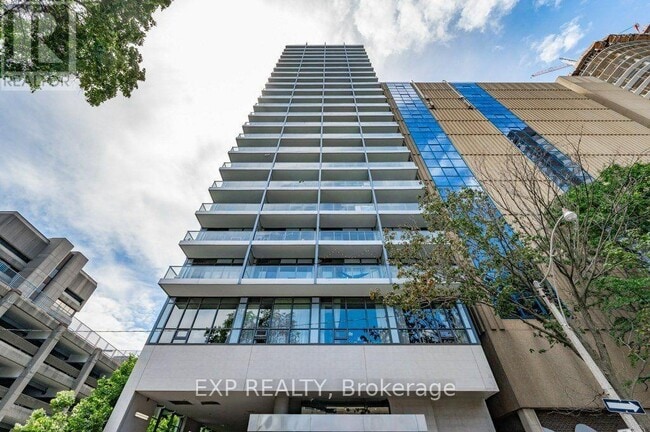 Building Photo - 210-1210 Simcoe St