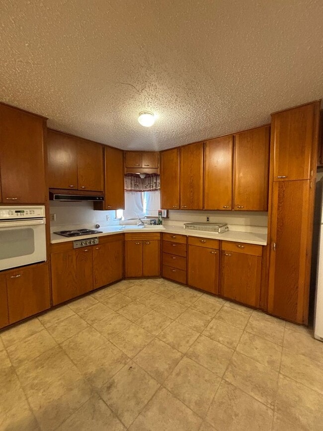 Photo - 4 bed 1.5 brick SW OKC House