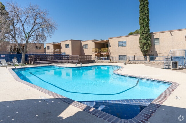 Pool - Alto Mesa Apartments