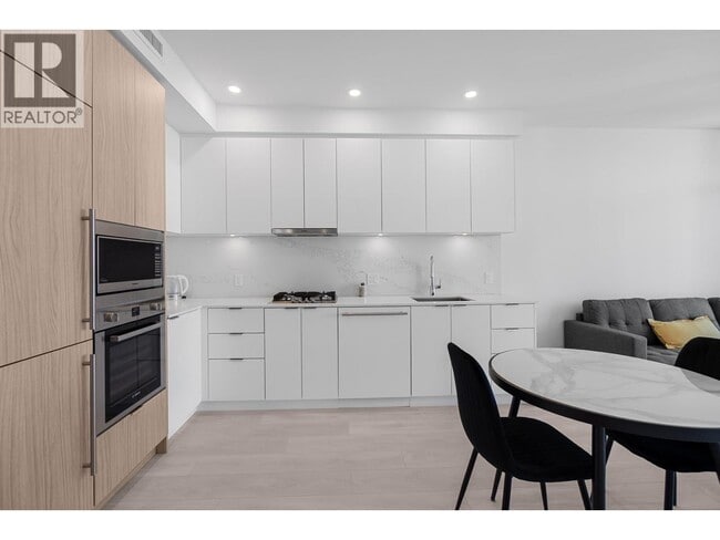 Building Photo - 537 Cottonwood Ave