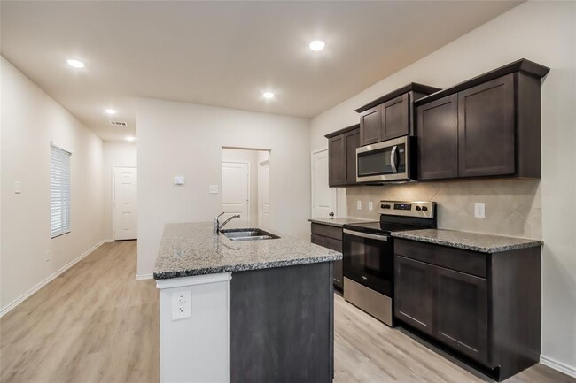 Building Photo - 15246 Estrella Rd W