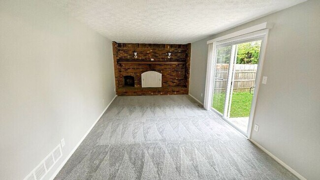 Building Photo - 2577 Coral Ridge Ave