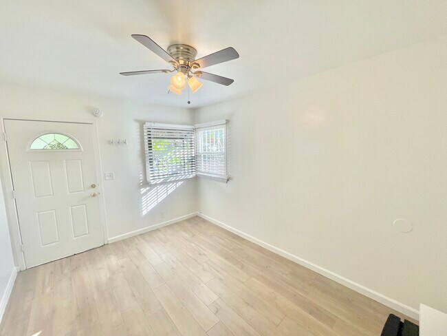 Foto del edificio - 12955 Short Ave