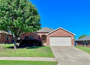 Building Photo - 1412 Santos Dr