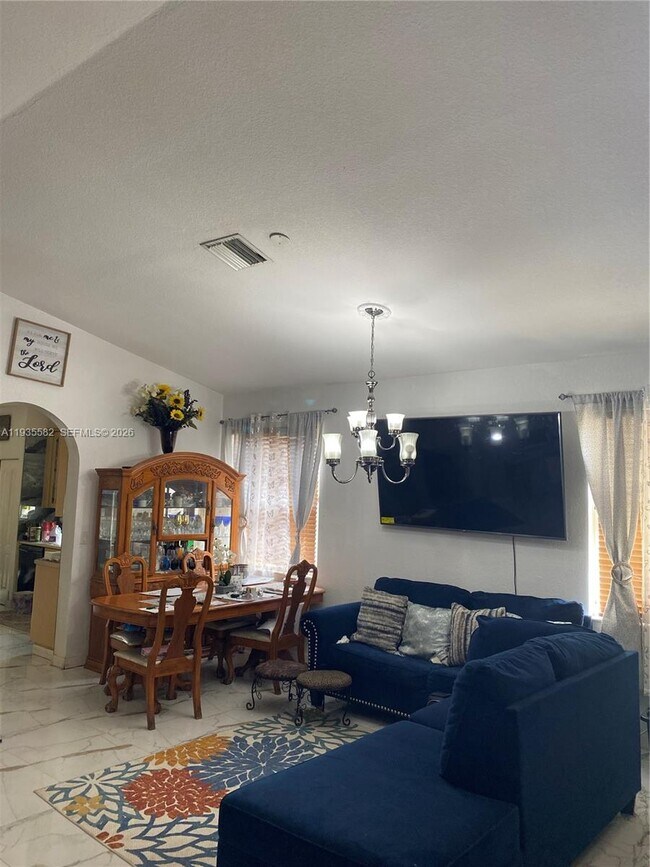 Foto del edificio - 23000 NE 37th Rd